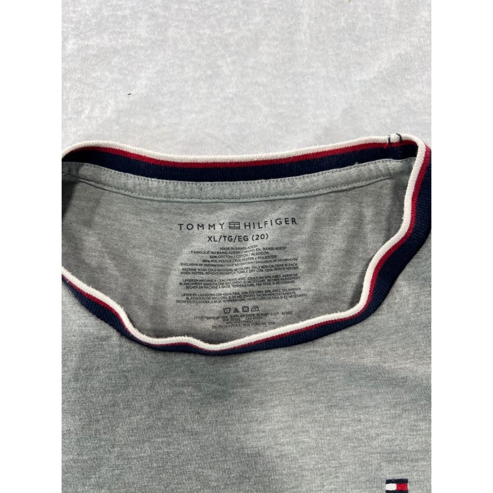 Tommy Hilfiger Boys XL Gray T-Shirt Striped Collar Flag Logo Short Sleeve Tee - Picture 4 of 4